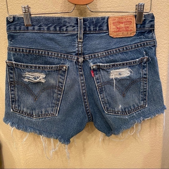 LEVI’S 550 Blue Relaxed Fit Frayed Raw Hem Jean Shorts 30-Fit Small - Picture 6 of 9